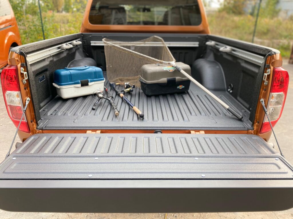 Pikapa kravas kastes pārklājums Nissan Navara Bullet Liner